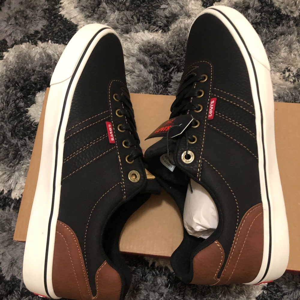 New shoes size 9Levies